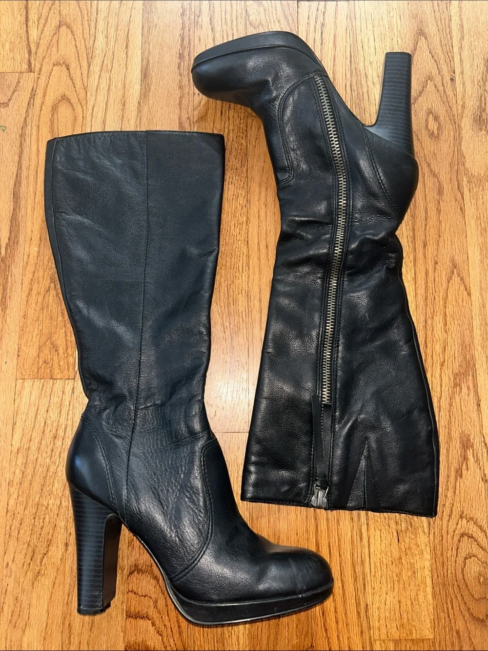 Simply Vera Wang Vintage Leather High-Heel Knee Boots - Sleek Zip Closure sz 7.5